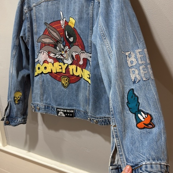 Zara Woman Looney Tunes Distressed Denim Oversized Jean Jacket size medium - Picture 6 of 9